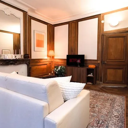Charming Flat Louvres Opera Daire